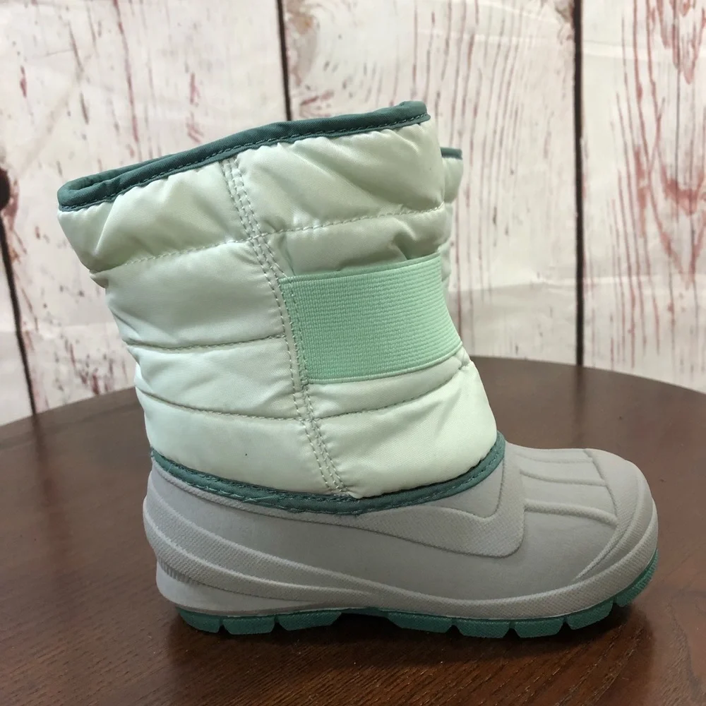 CAT & JACK Kids Snow Boots in Mint and Gray - Comfortable Winter Footwear size 9